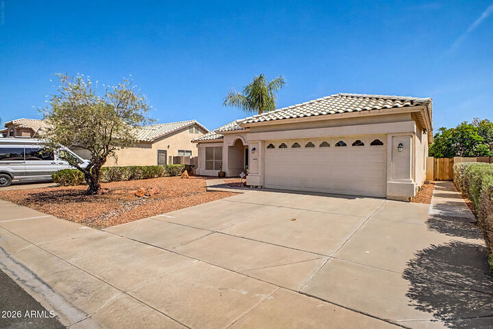 Property Photo: 405 W Primoroso Drive AZ 85233