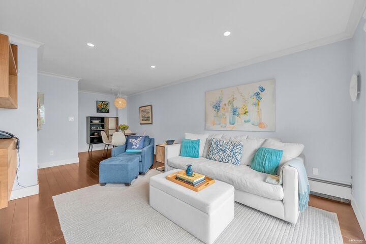 Property Photo:  2040 Cornwall Avenue 111  BC V6J 1E1 