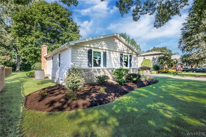 Property Photo:  110 Fieldstone Drive  NY 14072 