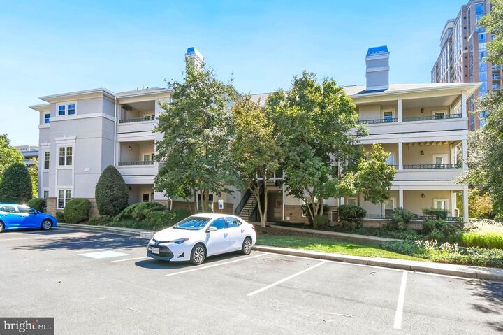 Property Photo: 12001 Taliesin Place 35 VA 20190
