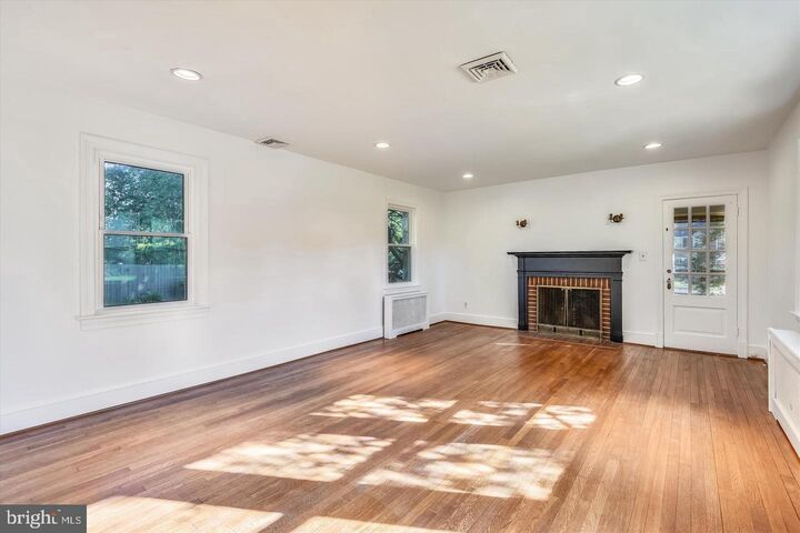 Property Photo: 400 Meadow Lane VA 22042