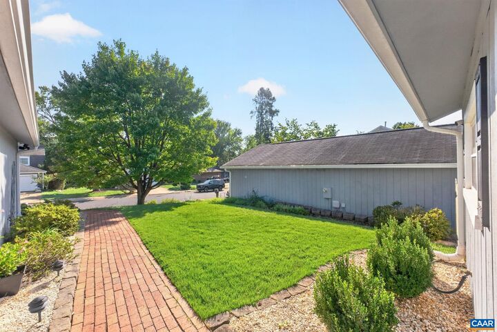 Property Photo:  262 Lakeview Dr  VA 22901 