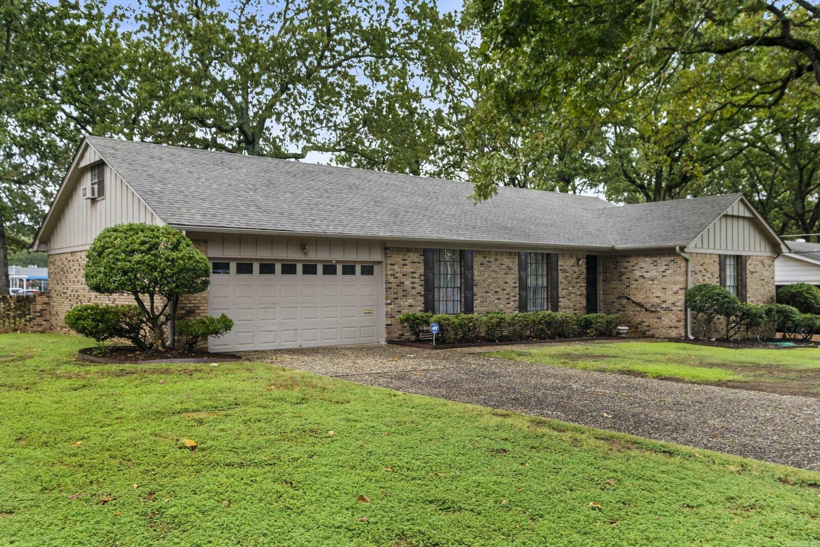 Property Photo:  5301 Randolph  AR 72116 