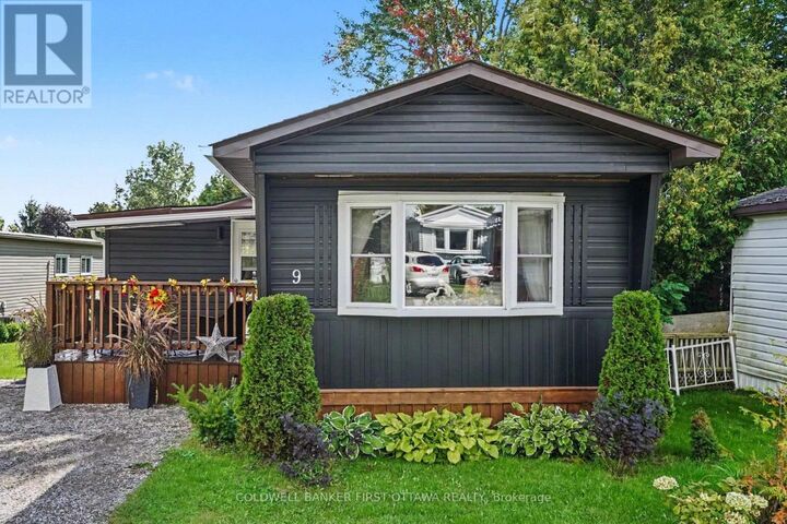 Photo de la propriété: 9 Saddle Avenue ON K7A 4S5