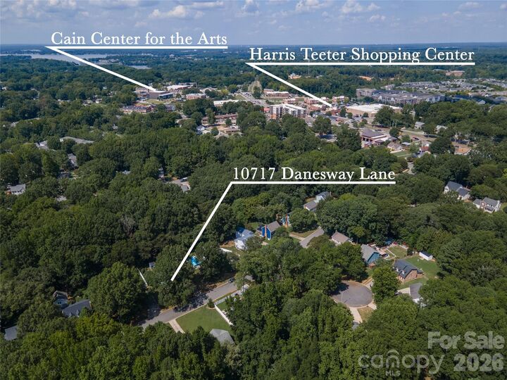 Property Photo:  10717 Danesway Lane  NC 28031 
