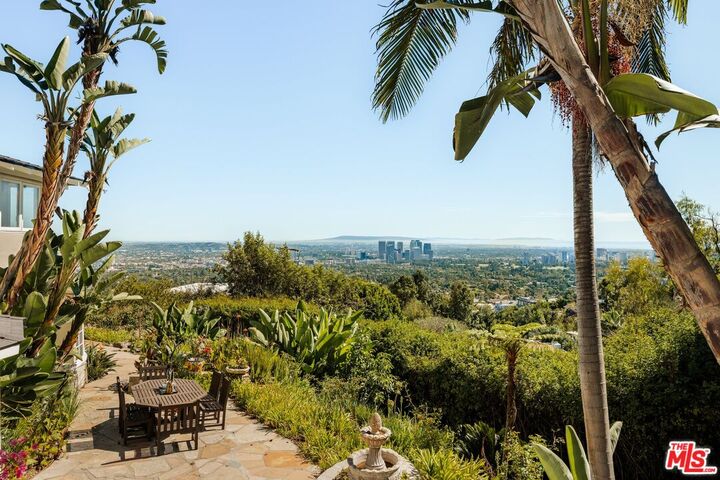 Property Photo:  1454 Blueridge Dr  CA 90210 