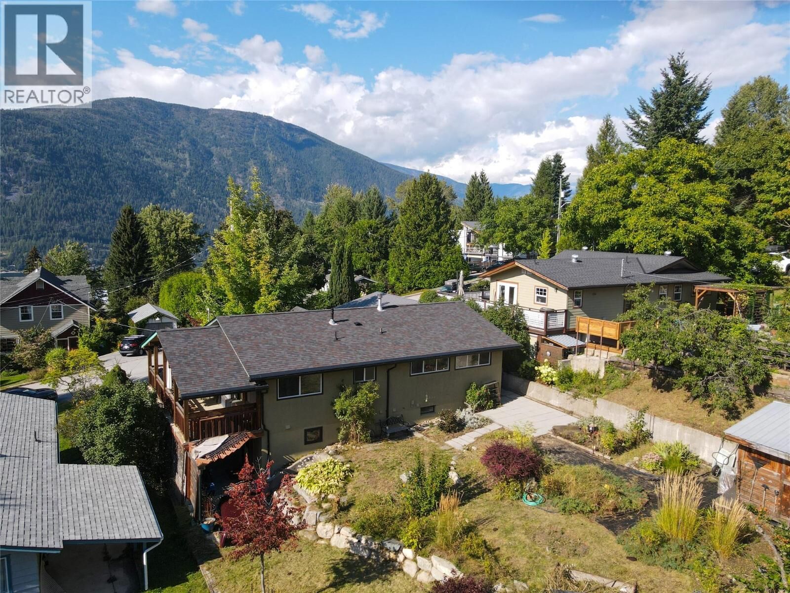 Property Photo:  518 Delbruck Street  BC V1L 5L6 