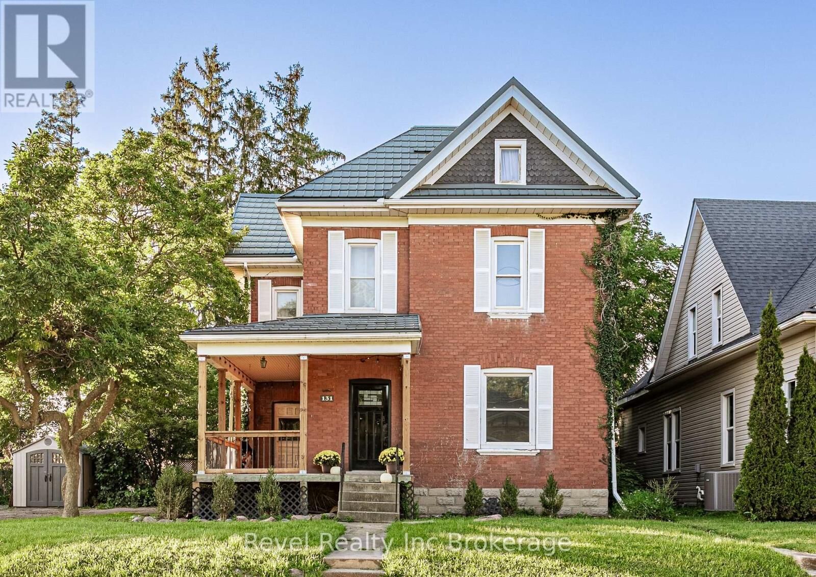 Property Photo:  131 King Street East  ON N5C 1G8 