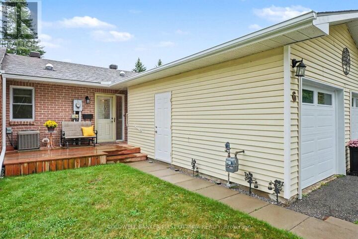 Property Photo:  6 Bathurst Road  ON K7H 0B2 