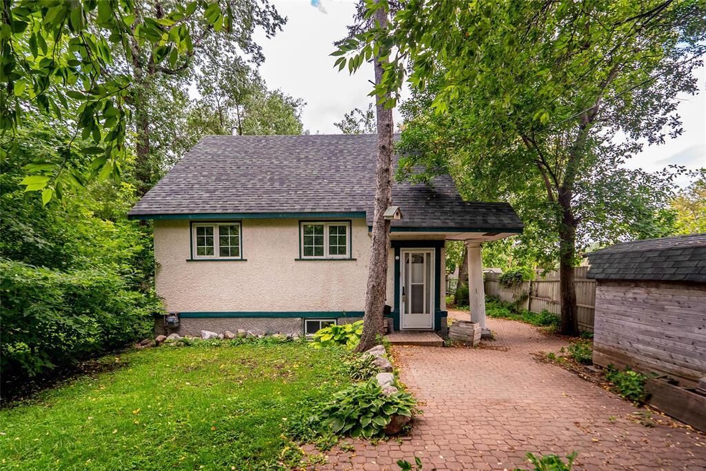Property Photo: 479 Scotia Street MB R2V 1X9
