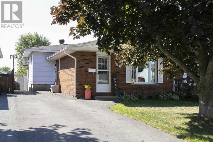 Photo de la propriété:  180 Bitonti Cres  ON P6C 6A9 