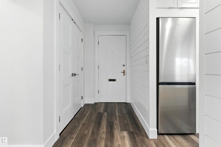 Property Photo: 9737 112 Street NW 1203 AB T5K 1L3