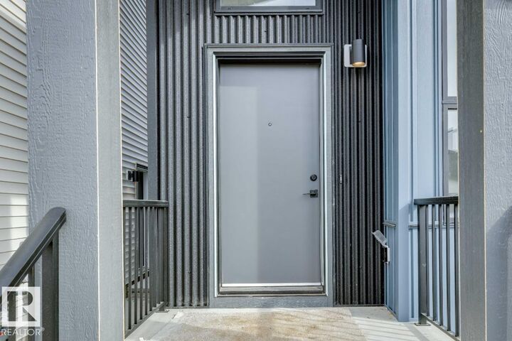 Property Photo:  319 30 Street SW  AB T6X 3L6 