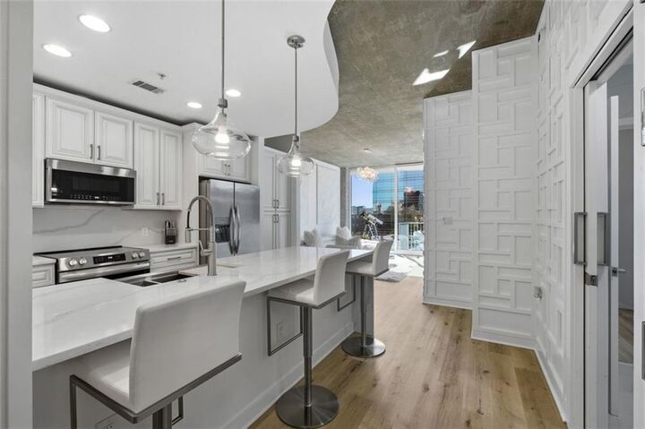 Property Photo:  400 W Peachtree Street NW 705  GA 30308 