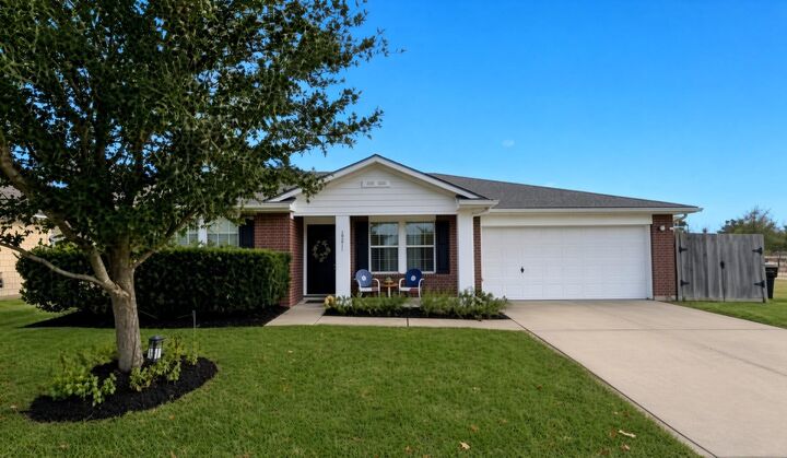 Property Photo: 19811 Falcon Hill Court TX 77433