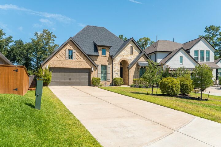 Property Photo:  413 Brackendale Court  TX 77316 