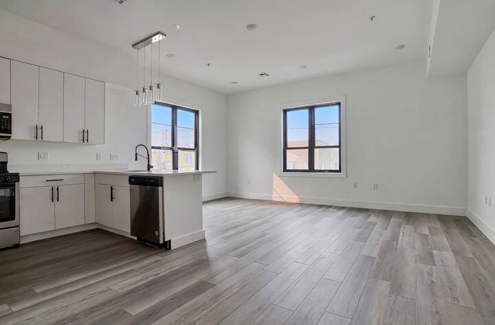 Property Photo:  425 Avenue C 402  NJ 07002 