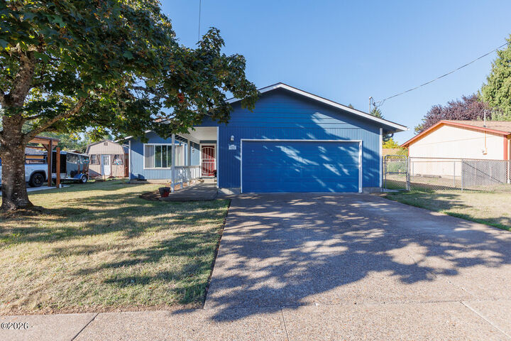 Property Photo:  925 SE Viewmont Avenue  OR 97333 