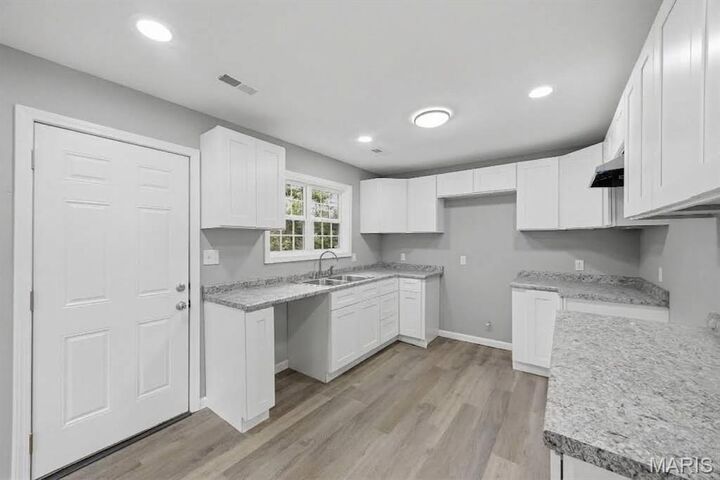 Property Photo:  208 Elm Street  MO 63664 