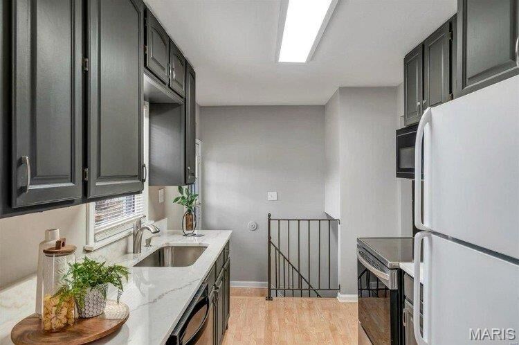 Property Photo:  235 N Dellwood Road  MO 63135 