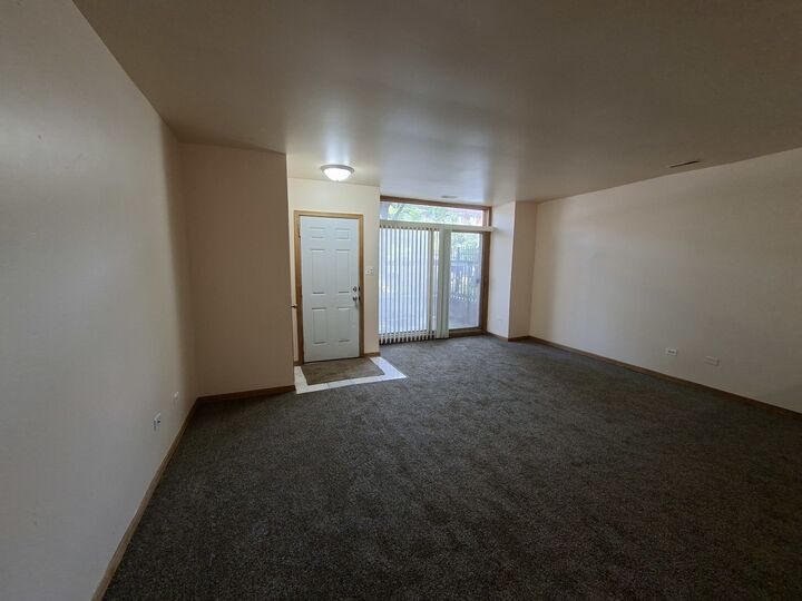 Property Photo: 2449 W Lexington Street IL 60612