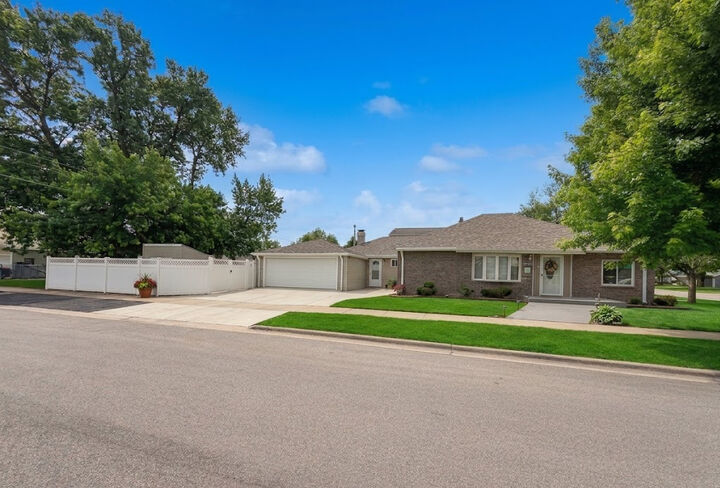 Property Photo: 10801 Oak Avenue IL 60415