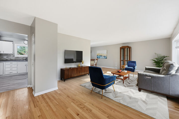 Property Photo:  4602 Magnolia Drive  IL 60008 