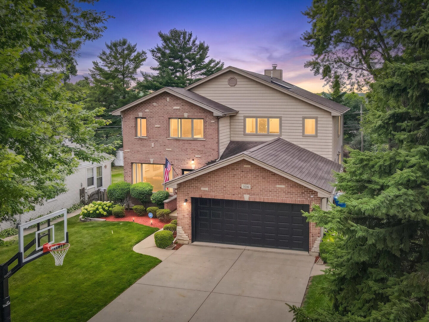 Property Photo: 106 N Kenilworth Avenue IL 60056