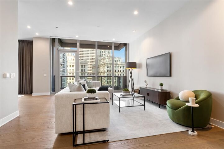 Property Photo:  403 N Wabash Street 15B  IL 60611 