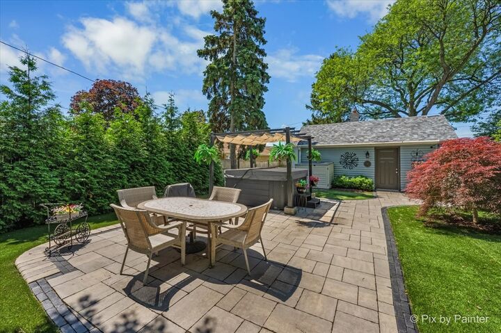Property Photo: 72 W Irving Park Road IL 60172