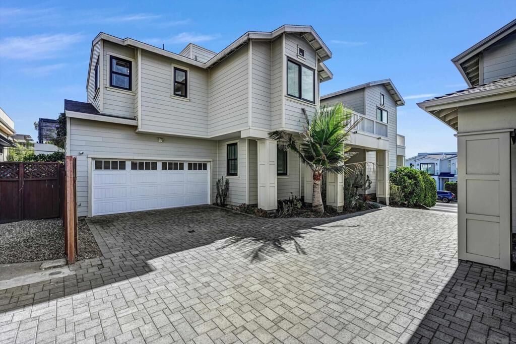 Property Photo:  7209 Fay Ave  CA 92037 