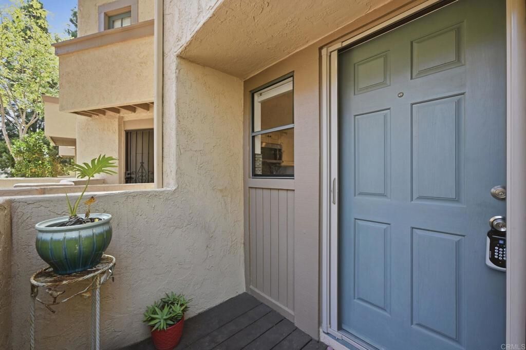 Property Photo:  8437 Via Mallorca  CA 92037 