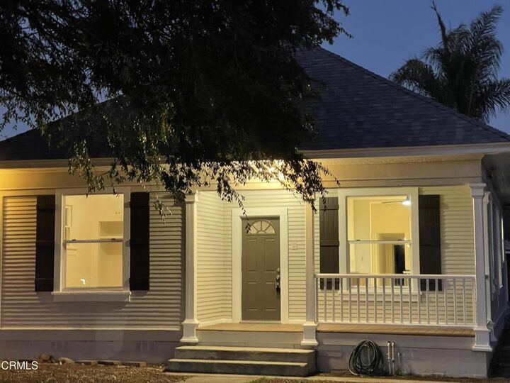 Property Photo:  715 Encino Place  CA 93060 
