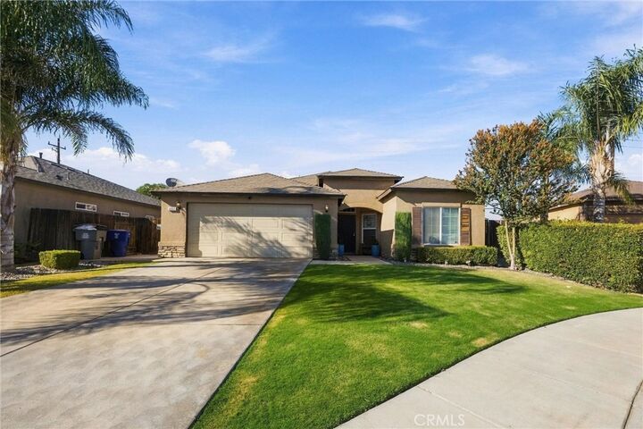Property Photo:  402 Dagenham Court  CA 93307 