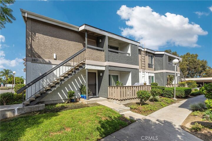 Property Photo:  2801 S Fairview St B  CA 92704 