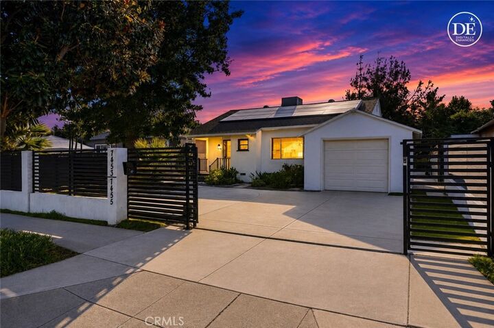 Property Photo:  7453 Blewett Avenue  CA 91406 