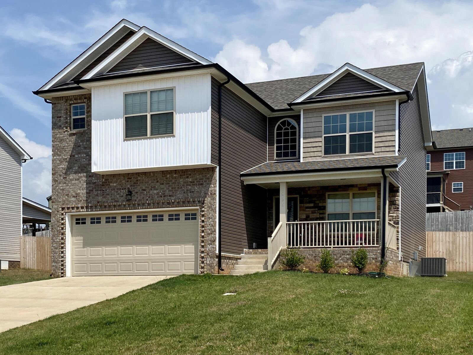 Property Photo: 835 Crestone Ln TN 37042