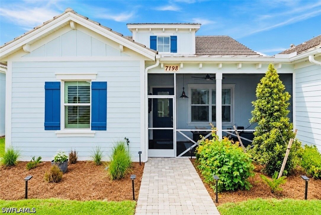 Property Photo: 7198 Saona Court FL 34113