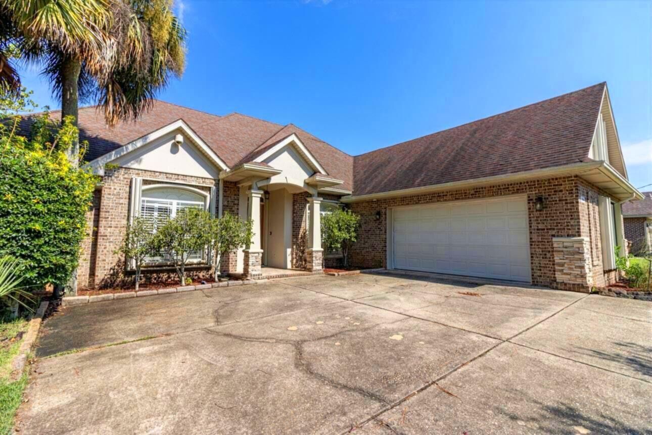 Property Photo: 1866 Sunrise Drive FL 32566