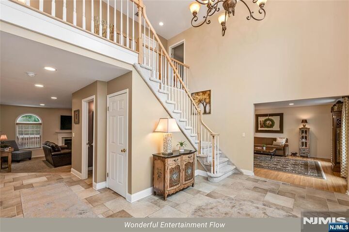 Property Photo:  4 Moccasin Court  NJ 07430 