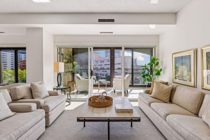 Property Photo:  1201 Yale Place 407  MN 55403 