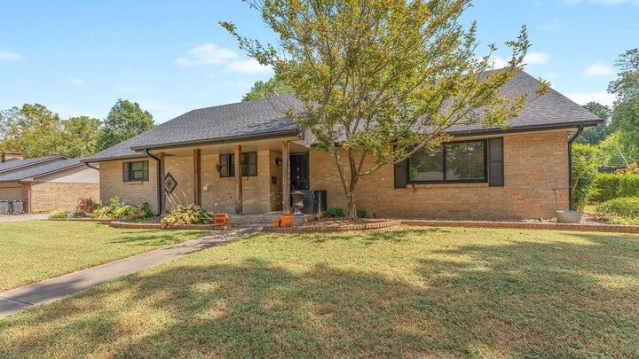 Property Photo: 1501 Camino Real AR 72762