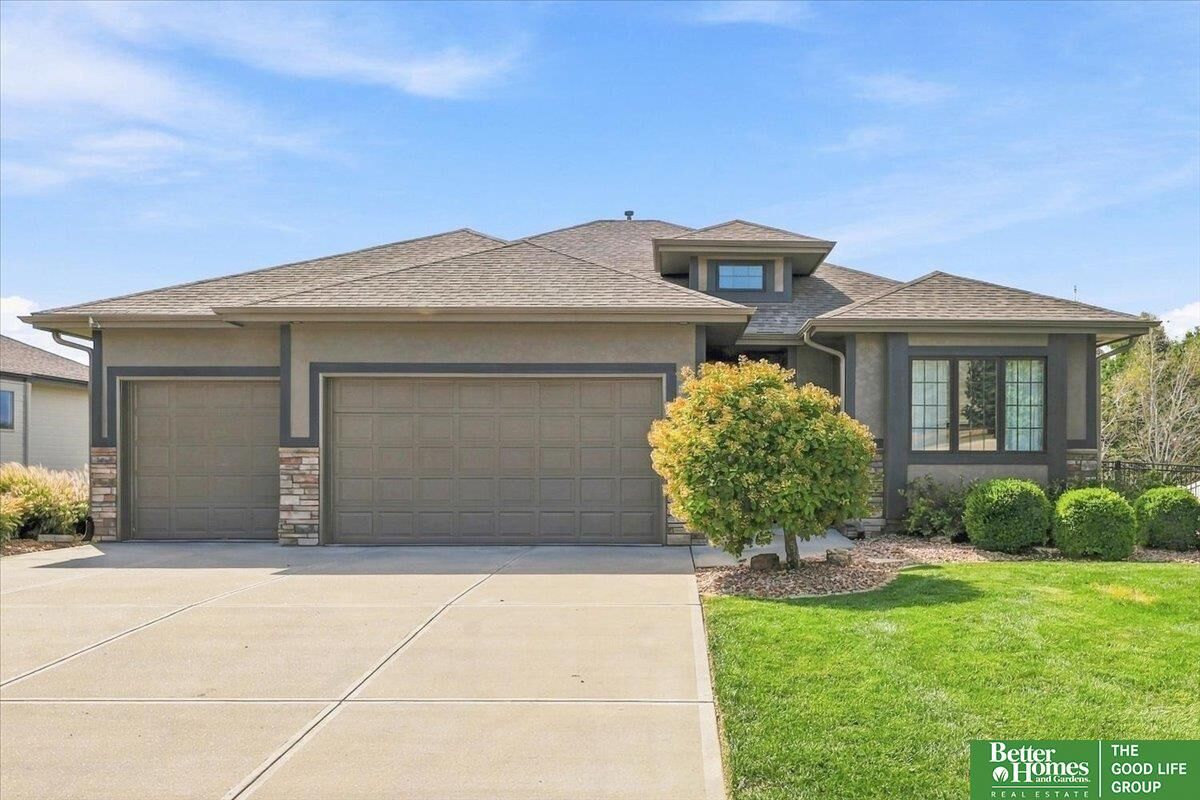 Property Photo:  12504 S 81 Avenue  NE 68046 