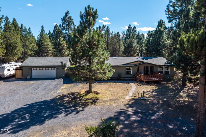 Property Photo: 15781 Lava Drive OR 97739