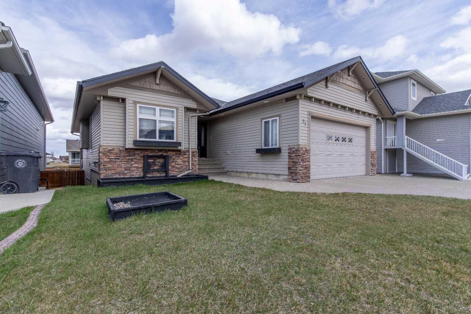 Property Photo:  37 Laurel Place  AB T0L 0V0 
