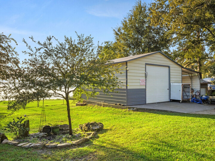 Property Photo:  120 Lakeshore  LA 71446 