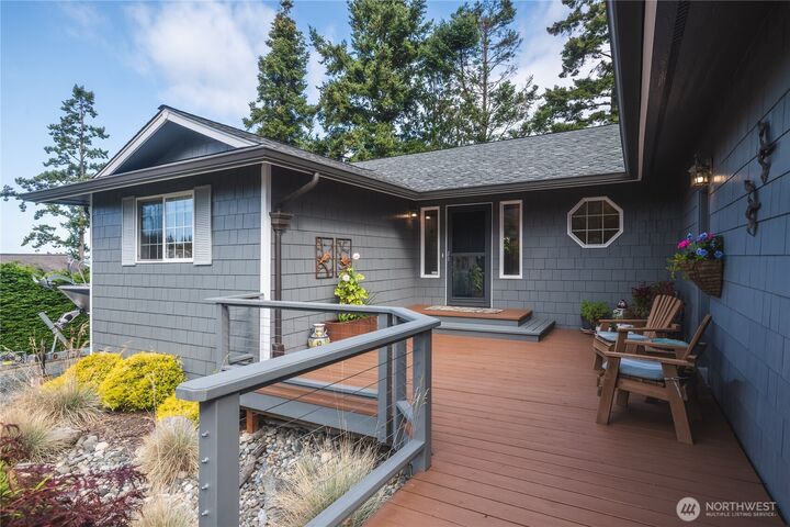 Property Photo:  4304  Whidbey Court  WA 98221 