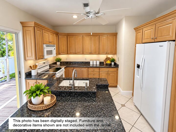 Property Photo: 111 SE 7th Avenue D & C FL 33483