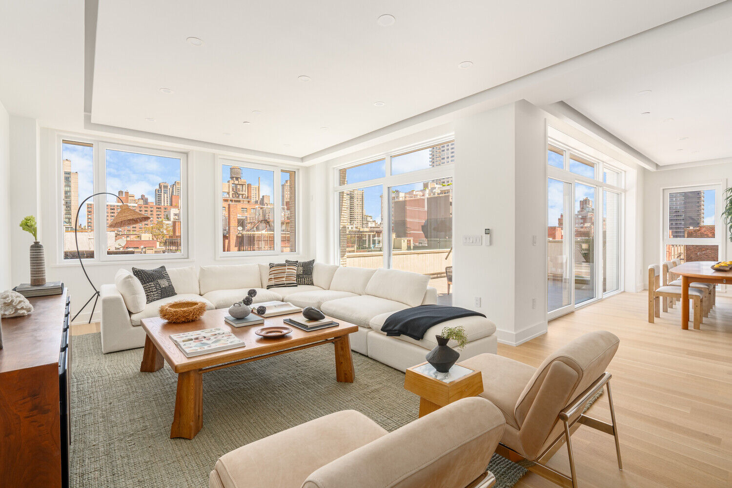 Property Photo:  420 E 75th Street Ph  NY 10021 