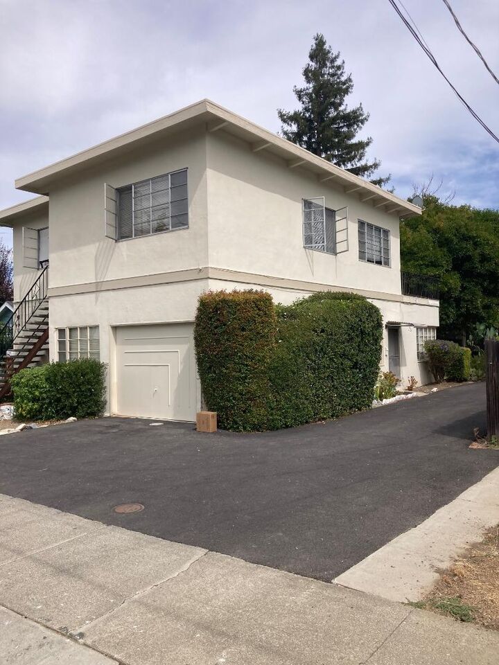 Property Photo: 929 Alice Lane CA 94025